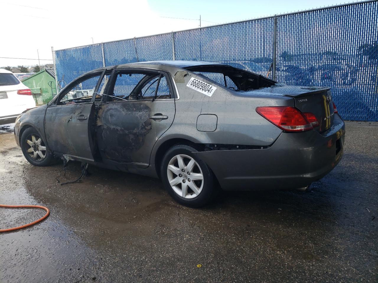 2007 Toyota Avalon - Image 2