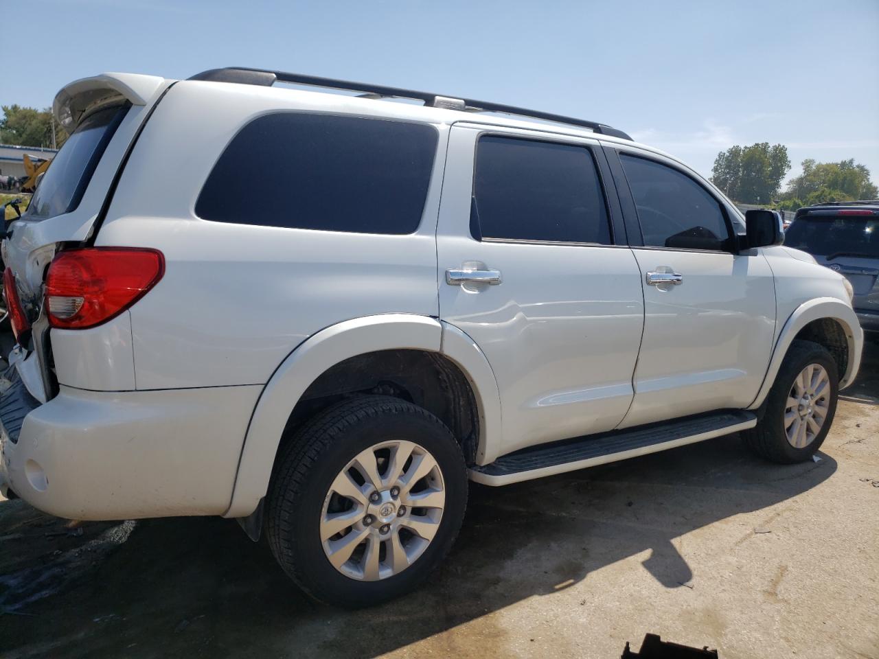 VIN 5TDDW5G11GS129349 2016 TOYOTA SEQUOIA no.3