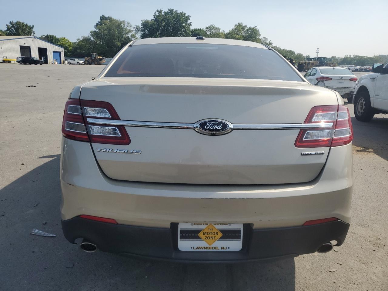 1FAHP2D85HG128611 2017 Ford Taurus Se