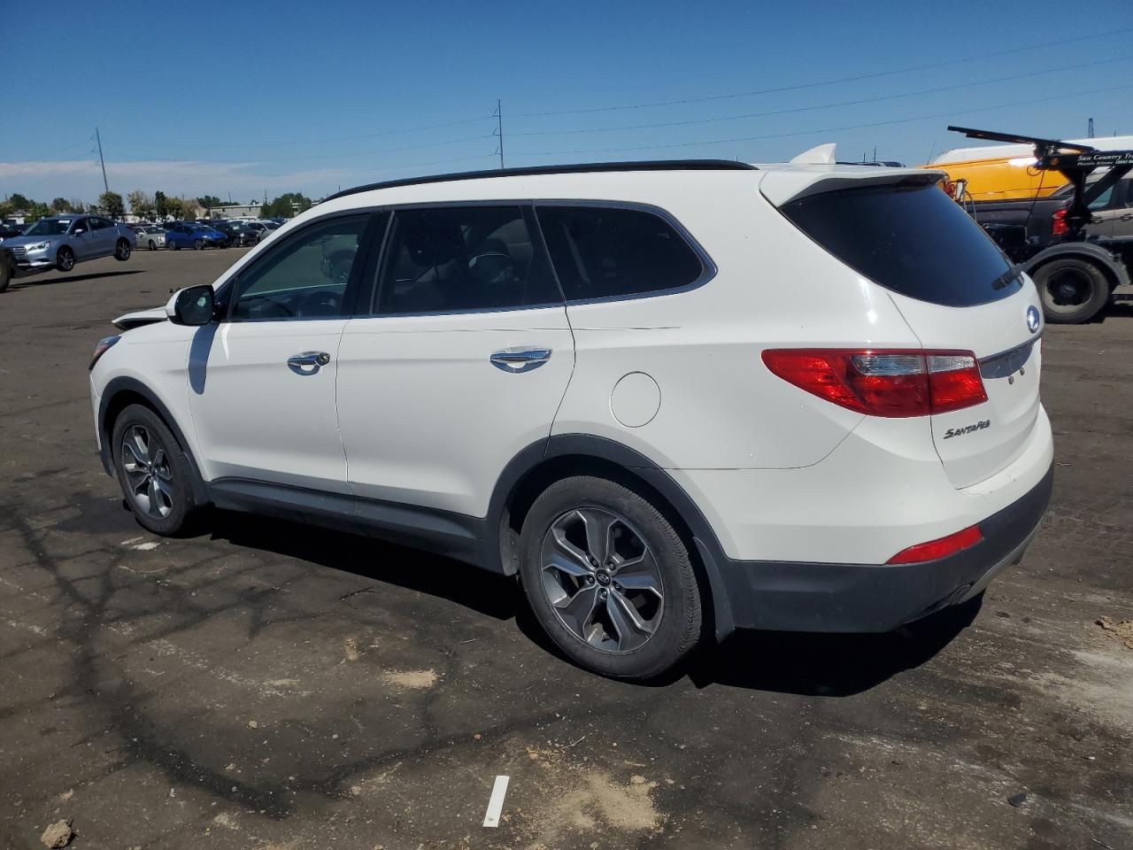 2016 Hyundai Santa Fe - Image 2