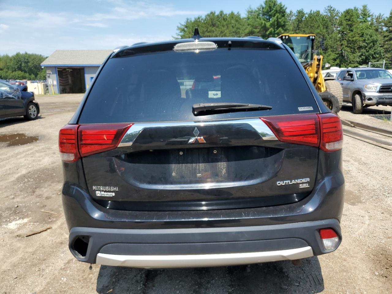 JA4AZ3A32HZ062215 2017 Mitsubishi Outlander Se