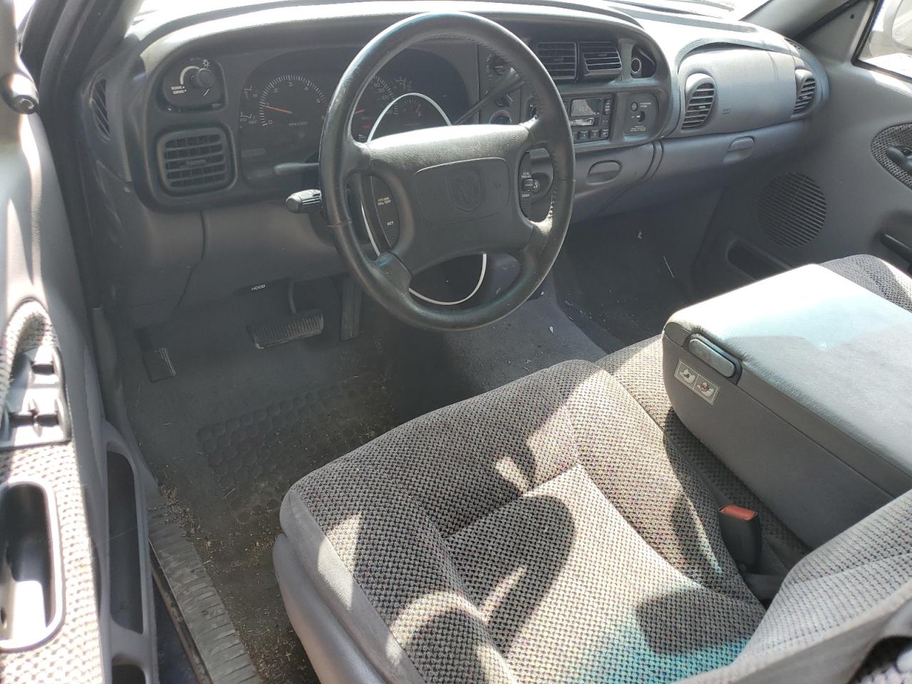 1998 Dodge Ram 1500 VIN: 1B7HC13Y6WJ241825 Lot: 67311094