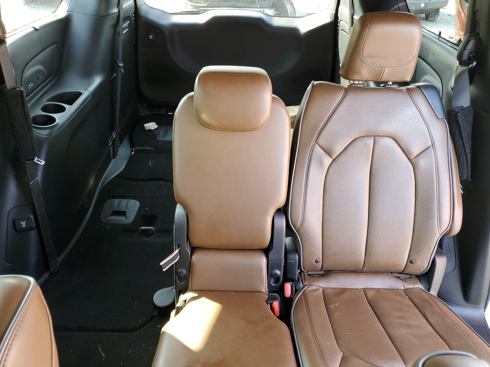 2C4RC1GG4JR212432 2018 Chrysler Pacifica Limited