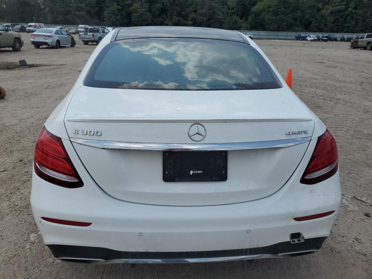 WDDZF4KBXKA556380 2019 Mercedes-Benz E 300 4Matic