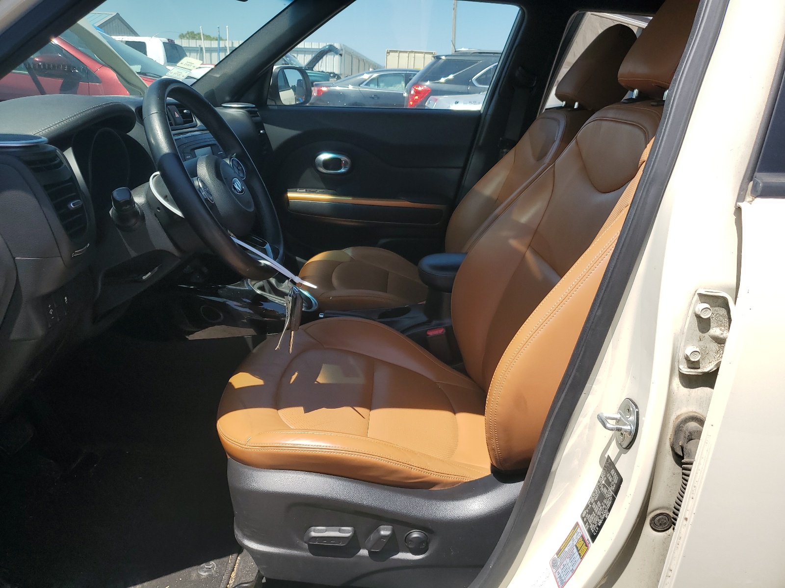 KNDJX3A51G7289077 2016 Kia Soul !