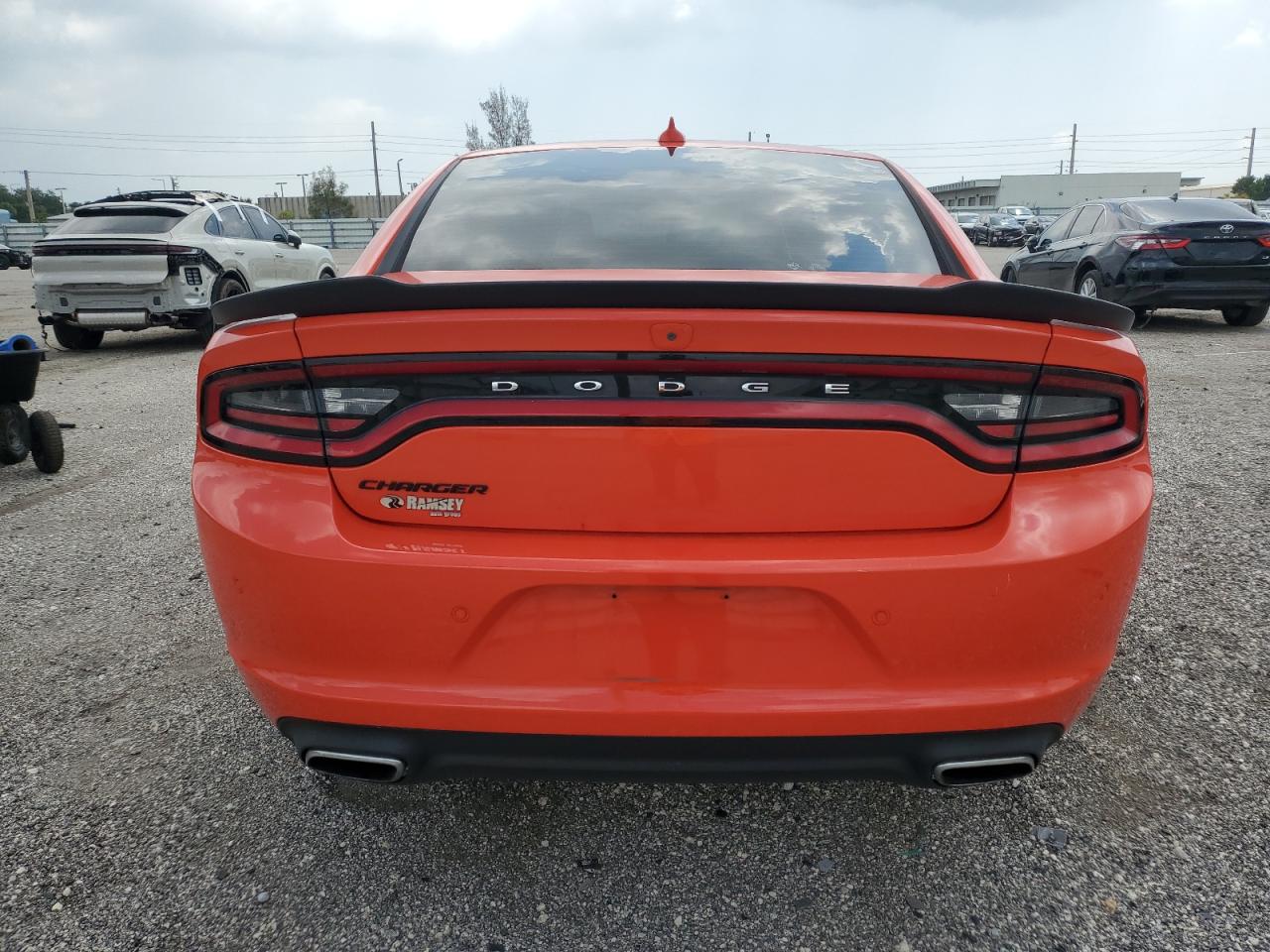 2C3CDXJG5JH115376 2018 Dodge Charger Gt