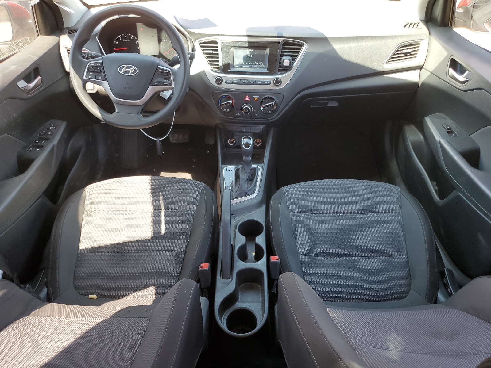 2019 Hyundai Accent Se vin: 3KPC24A35KE042925