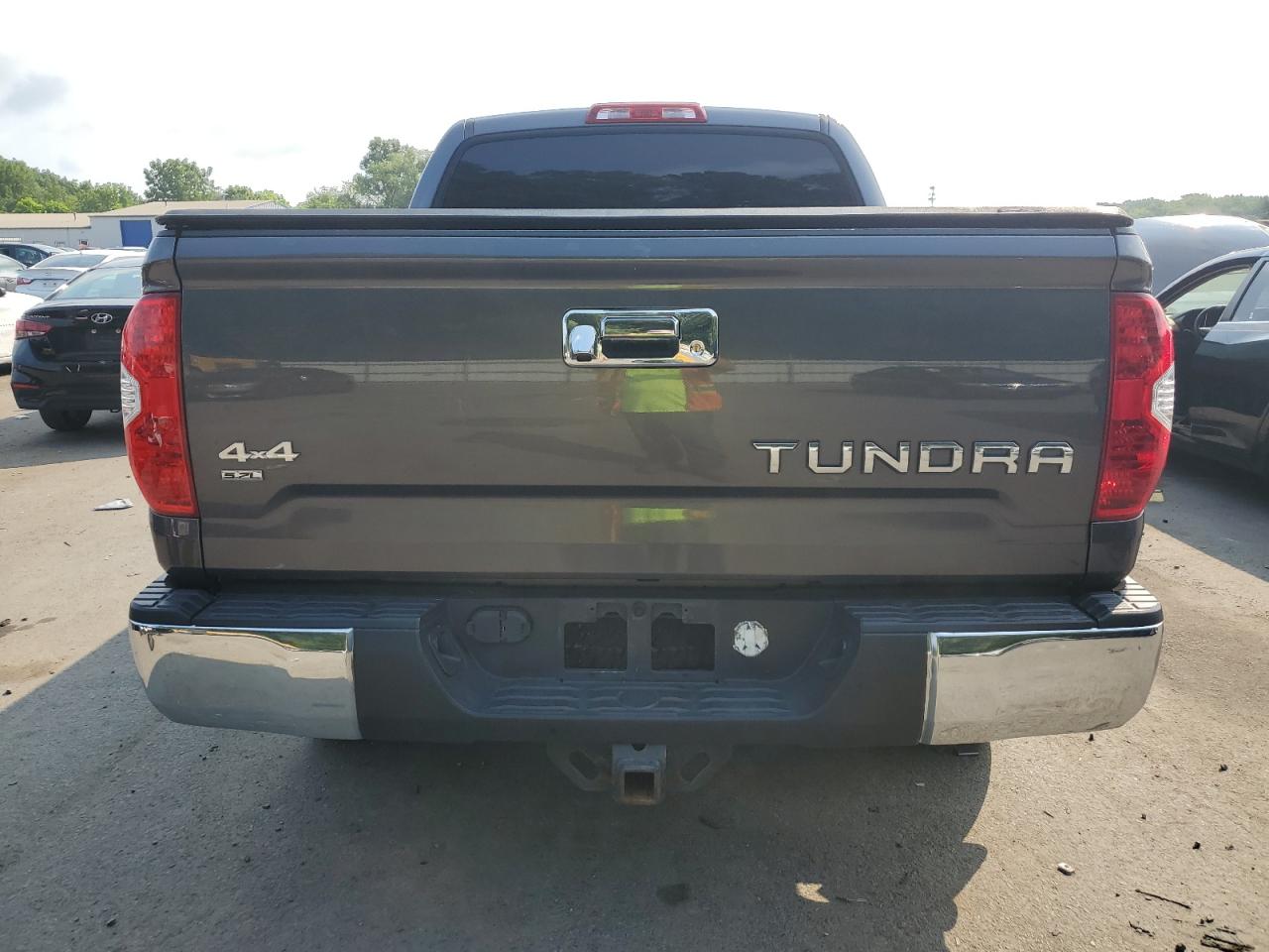 5TFDY5F14HX629500 2017 Toyota Tundra Crewmax Sr5