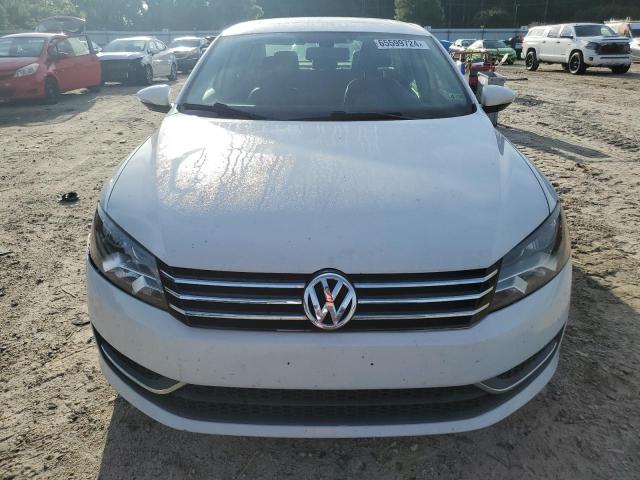  VOLKSWAGEN PASSAT 2012 Білий