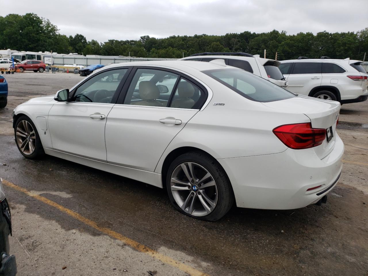 VIN WBA8E1C59HK895289 2017 BMW 3 SERIES no.2