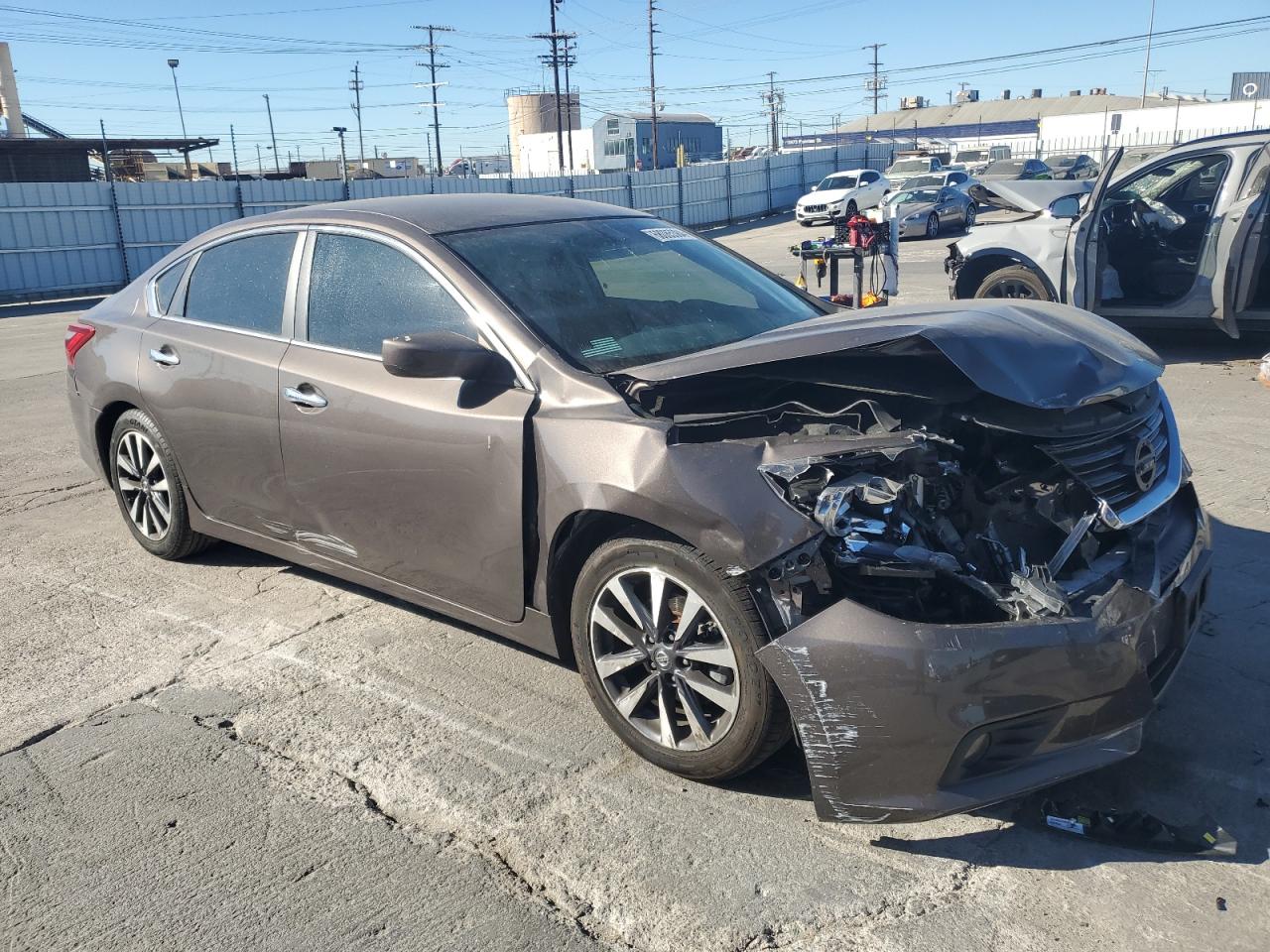 2017 Nissan Altima - Image 4