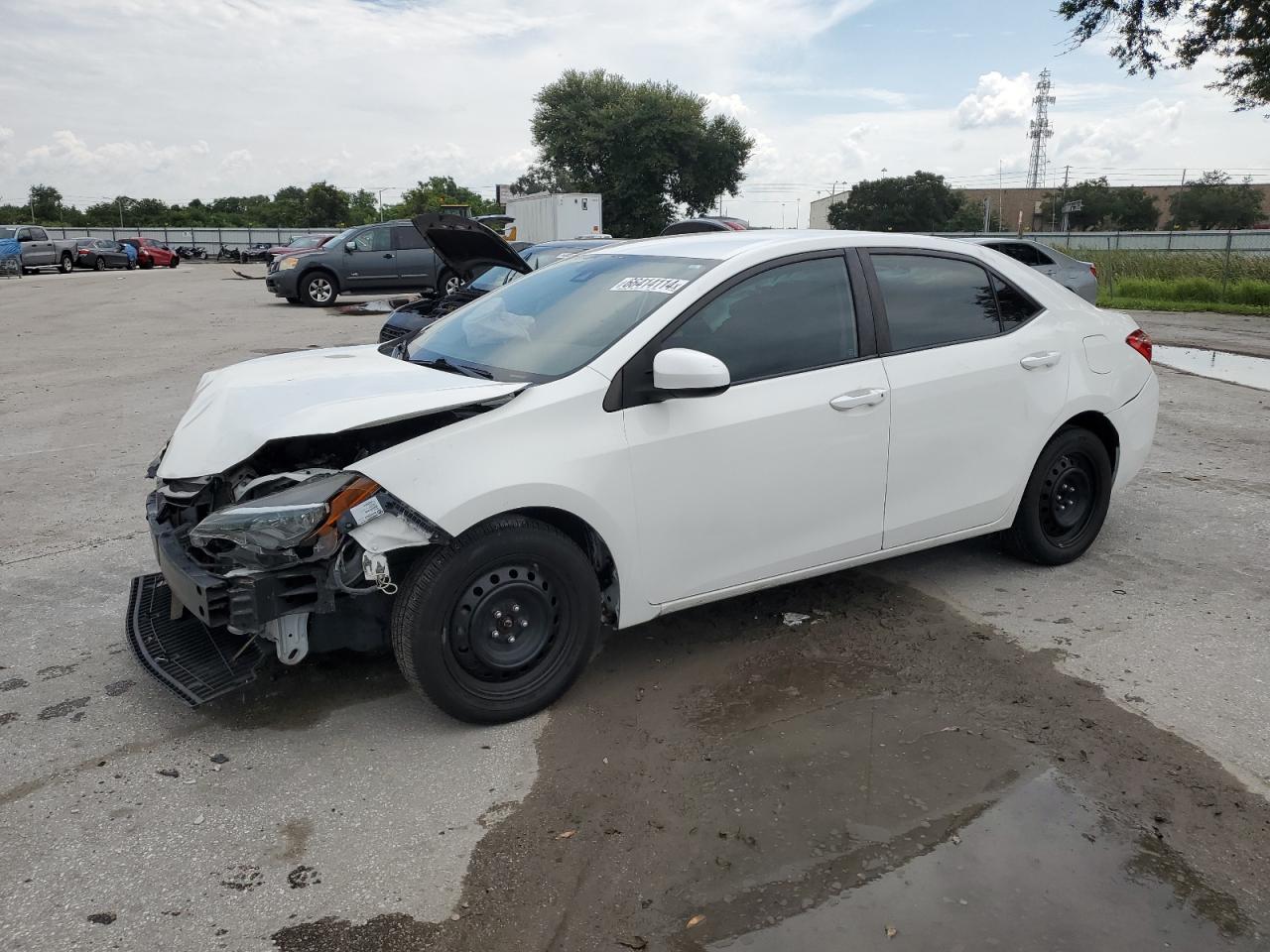 VIN 2T1BURHE0JC041866 2018 TOYOTA COROLLA no.1