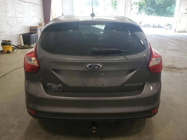 Hatchbacks FORD FOCUS 2012 Szary