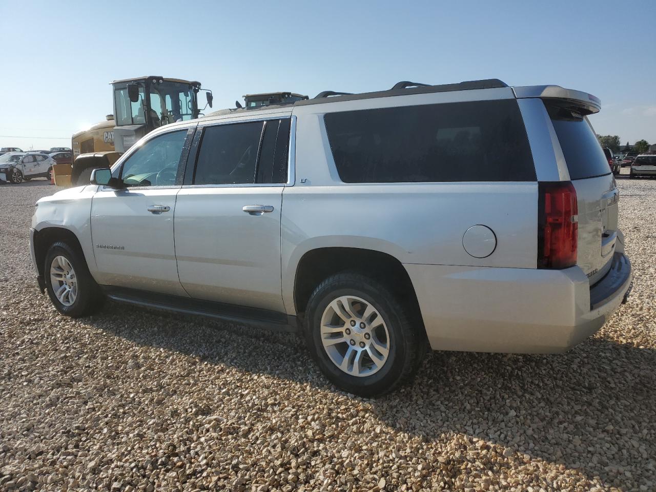 1GNSKJKC9FR692948 2015 CHEVROLET SUBURBAN - Image 2