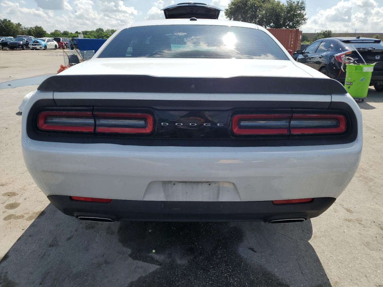 2018 Dodge Challenger Sxt VIN: 2C3CDZAGXJH339268 Lot: 67077194