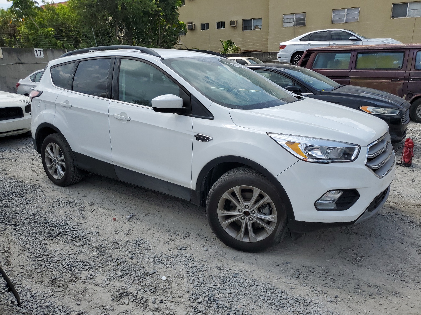 1FMCU9GD1JUD39077 2018 Ford Escape Se