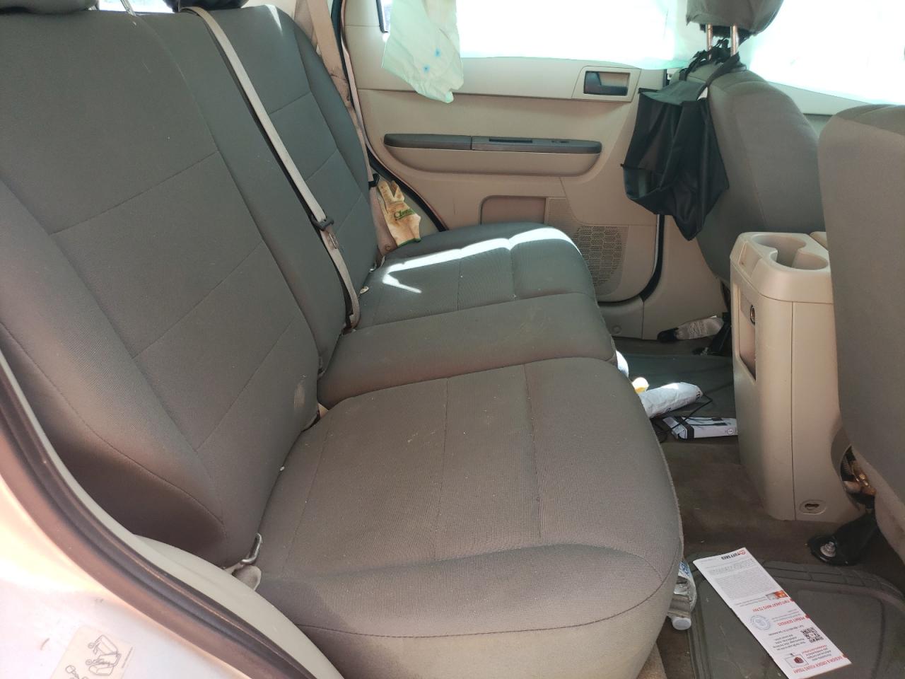 2011 Ford Escape - Image 11