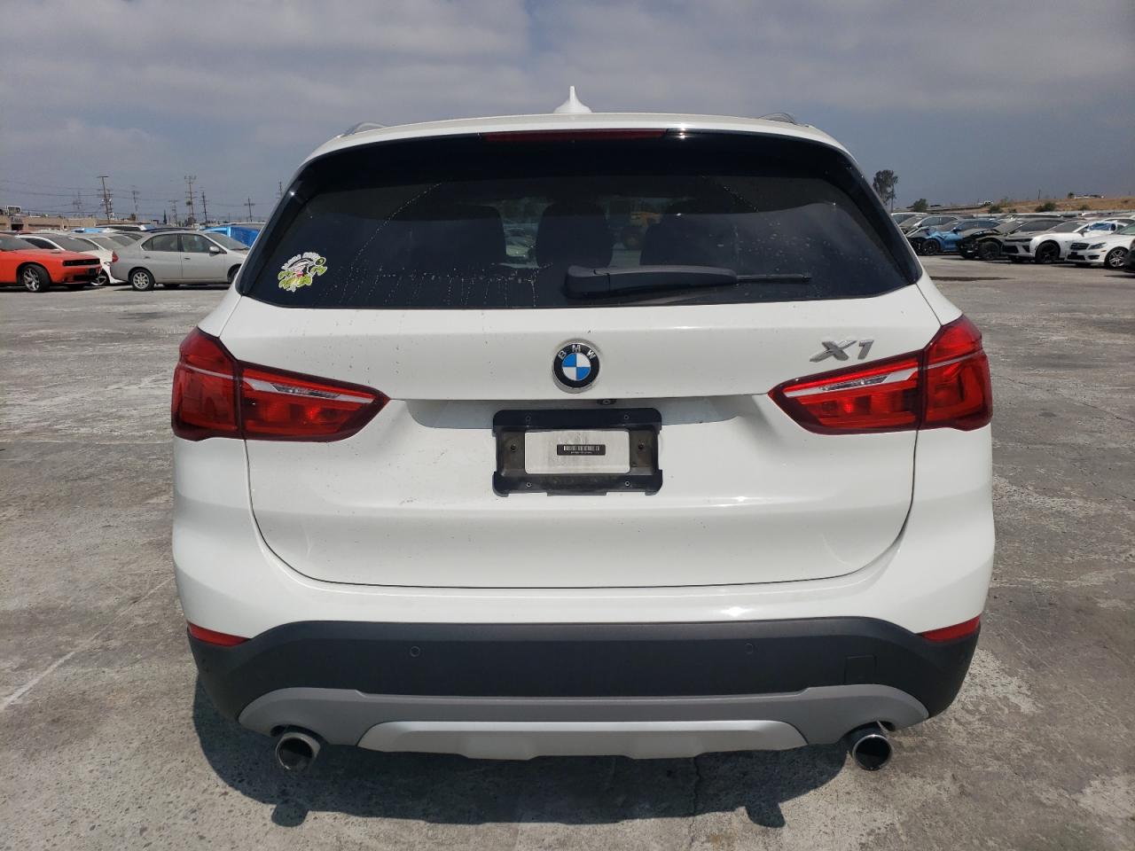 WBXHU7C38H5H38476 2017 BMW X1 Sdrive28I