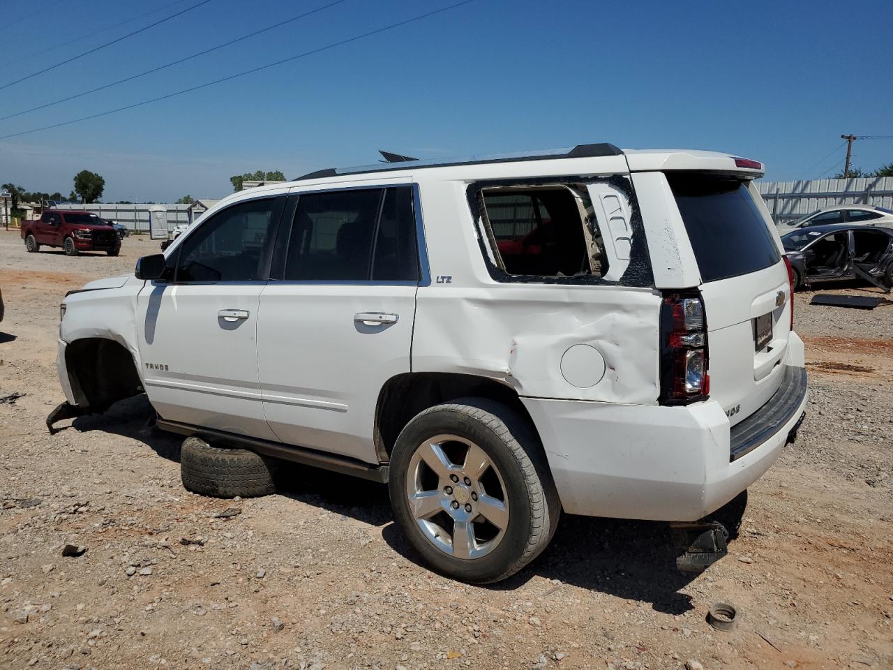 1GNSCCKC3FR120377 2015 CHEVROLET TAHOE - Image 2