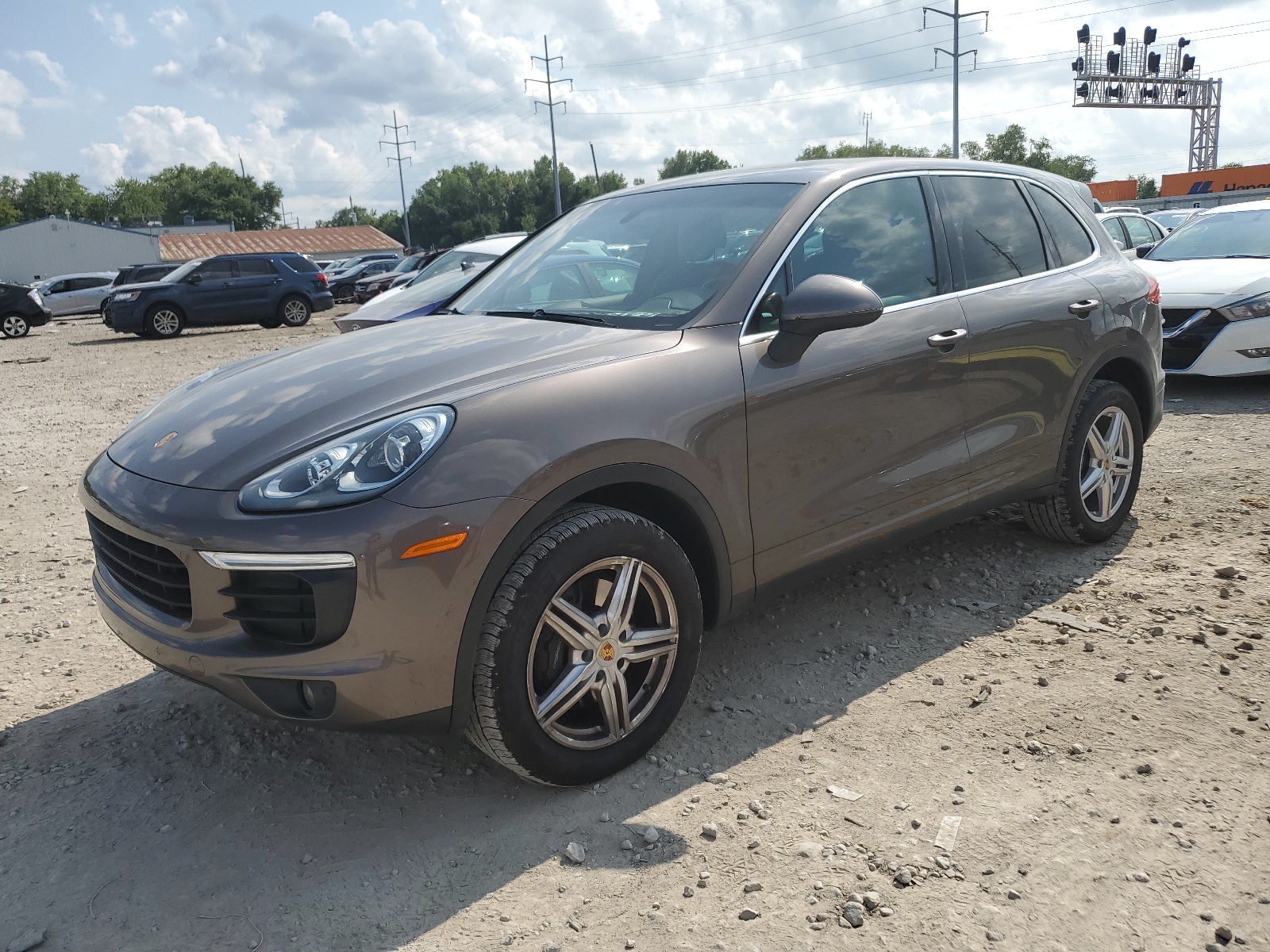 2016 Porsche Cayenne vin: WP1AA2A27GKA10681