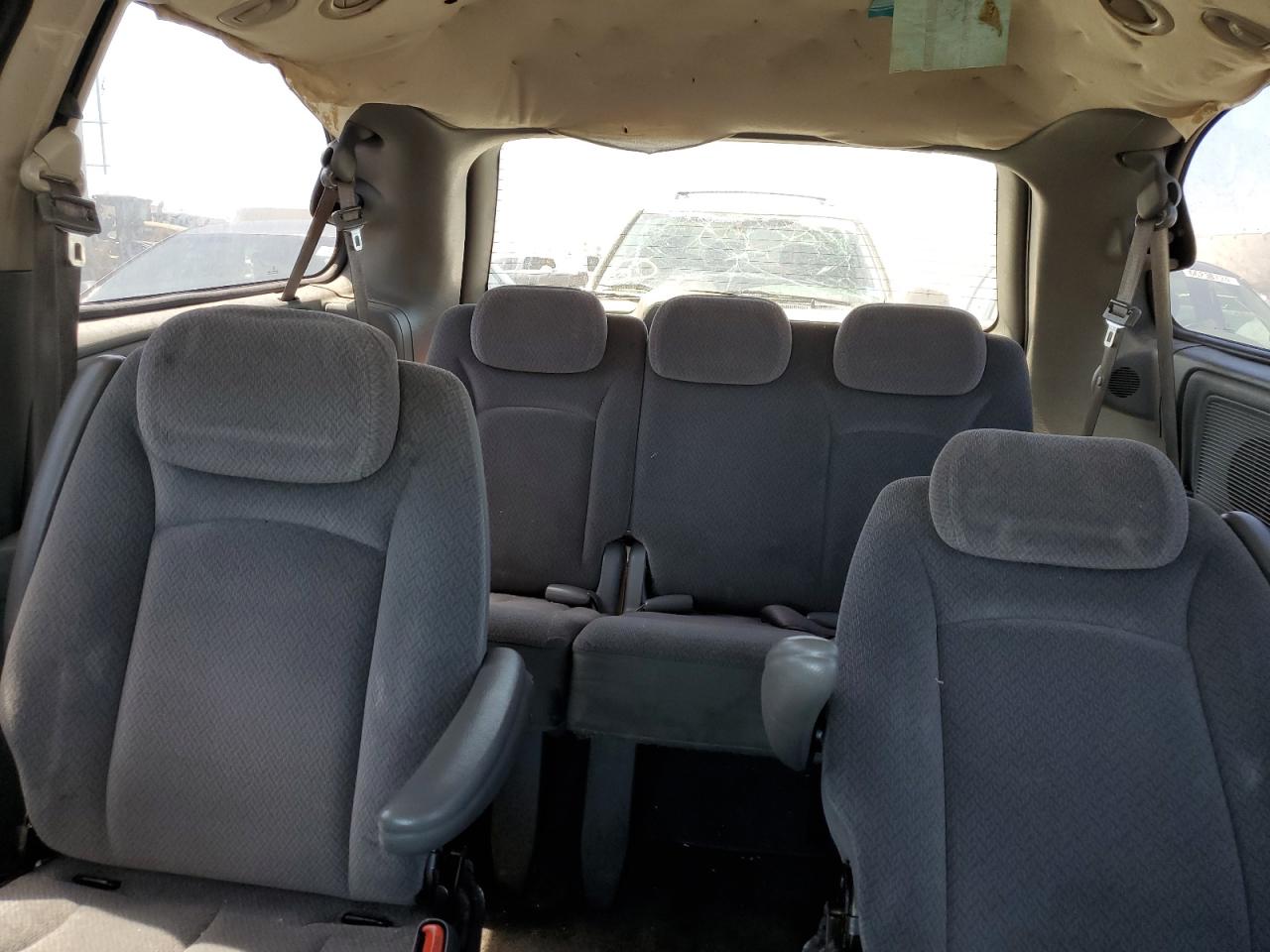 2005 Chrysler Town & Country Lx VIN: 2C4GP44R95R597639 Lot: 66390284