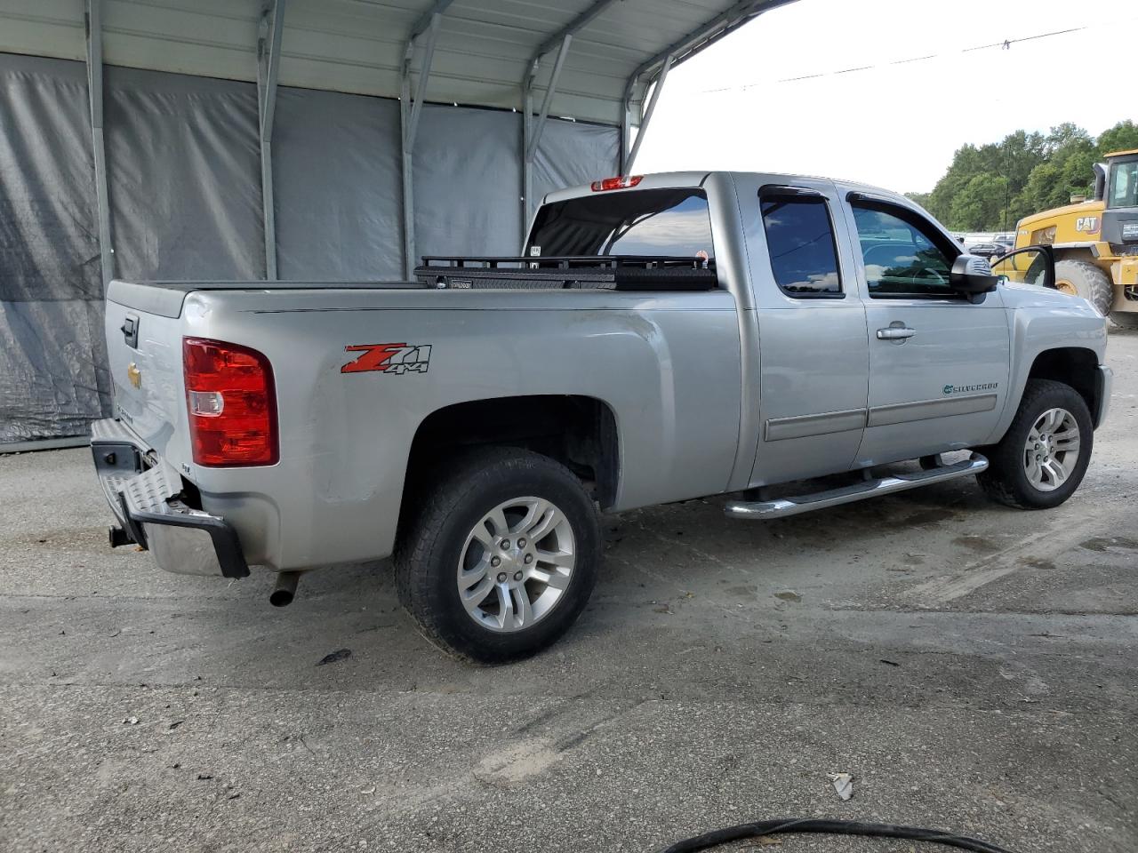 2013 Chevrolet Silverado - Image 3