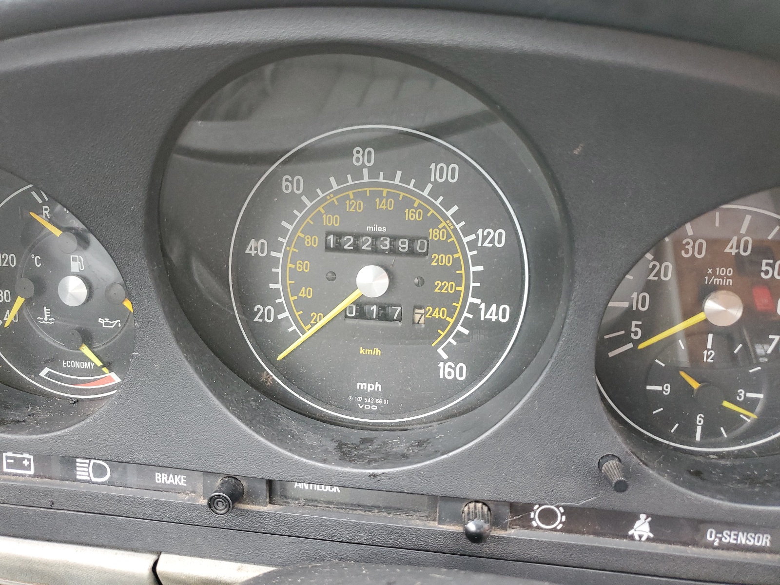 WDBBA45C7FA026581 1985 Mercedes-Benz 380 Sl