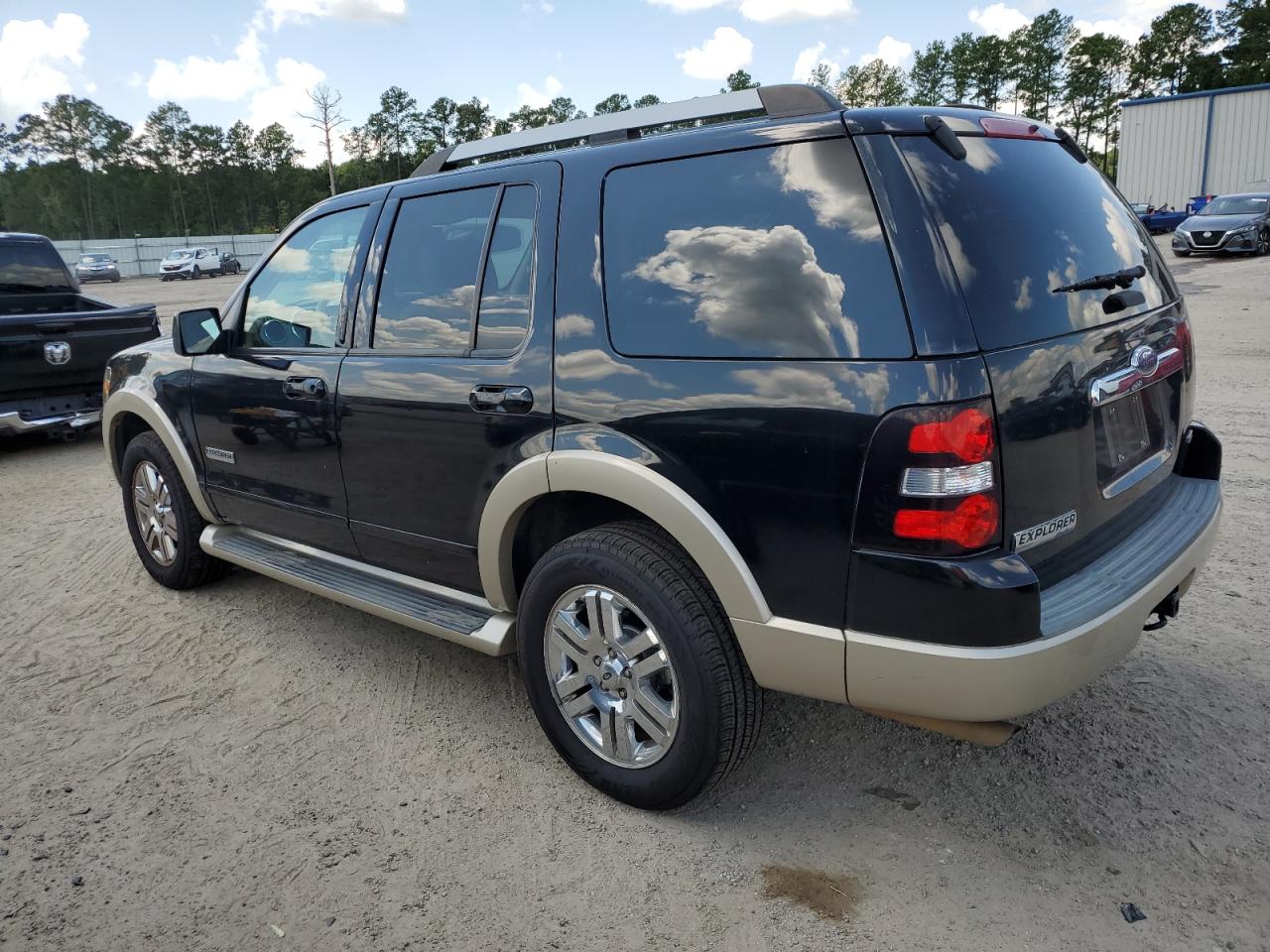 2007 Ford Explorer - Image 2