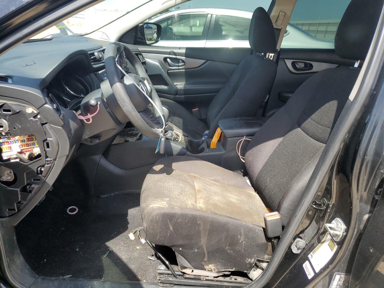 2020 Nissan Rogue - Image 7