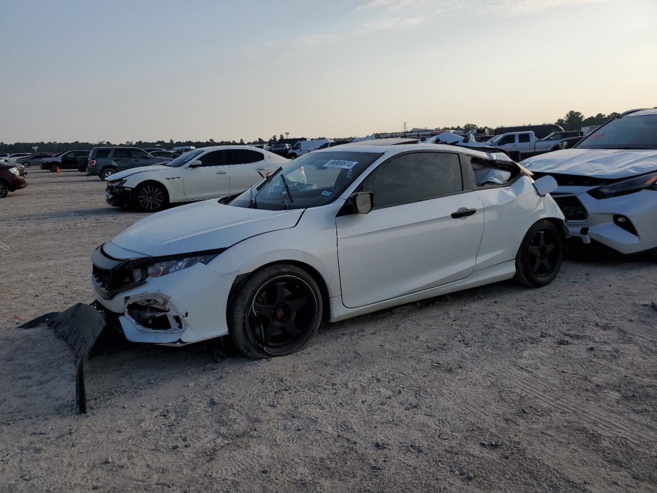 2HGFC3A56KH755098 2019 HONDA CIVIC - Image 1