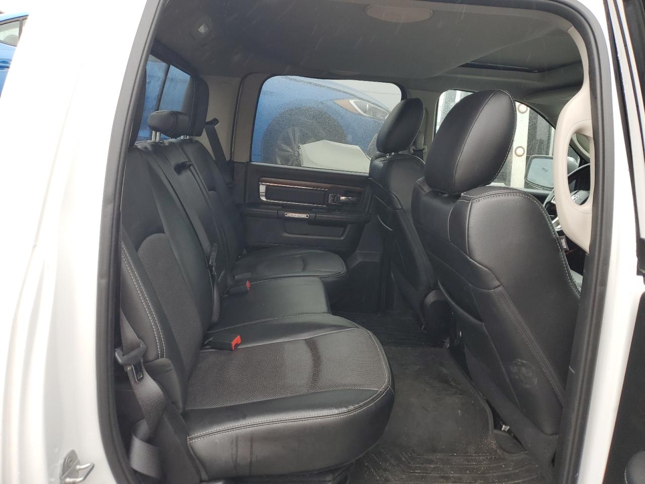 2015 Ram 1500 Laramie VIN: 1C6RR7NT5FS586112 Lot: 63849024