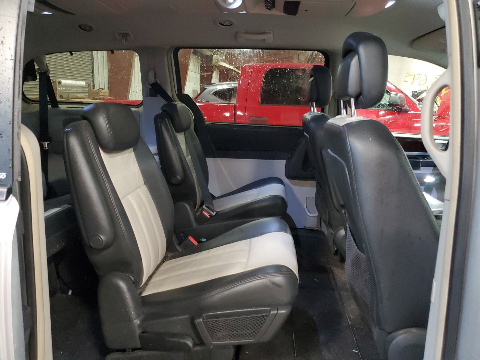 2A4RR8D15AR457273 2010 Chrysler Town & Country Touring Plus