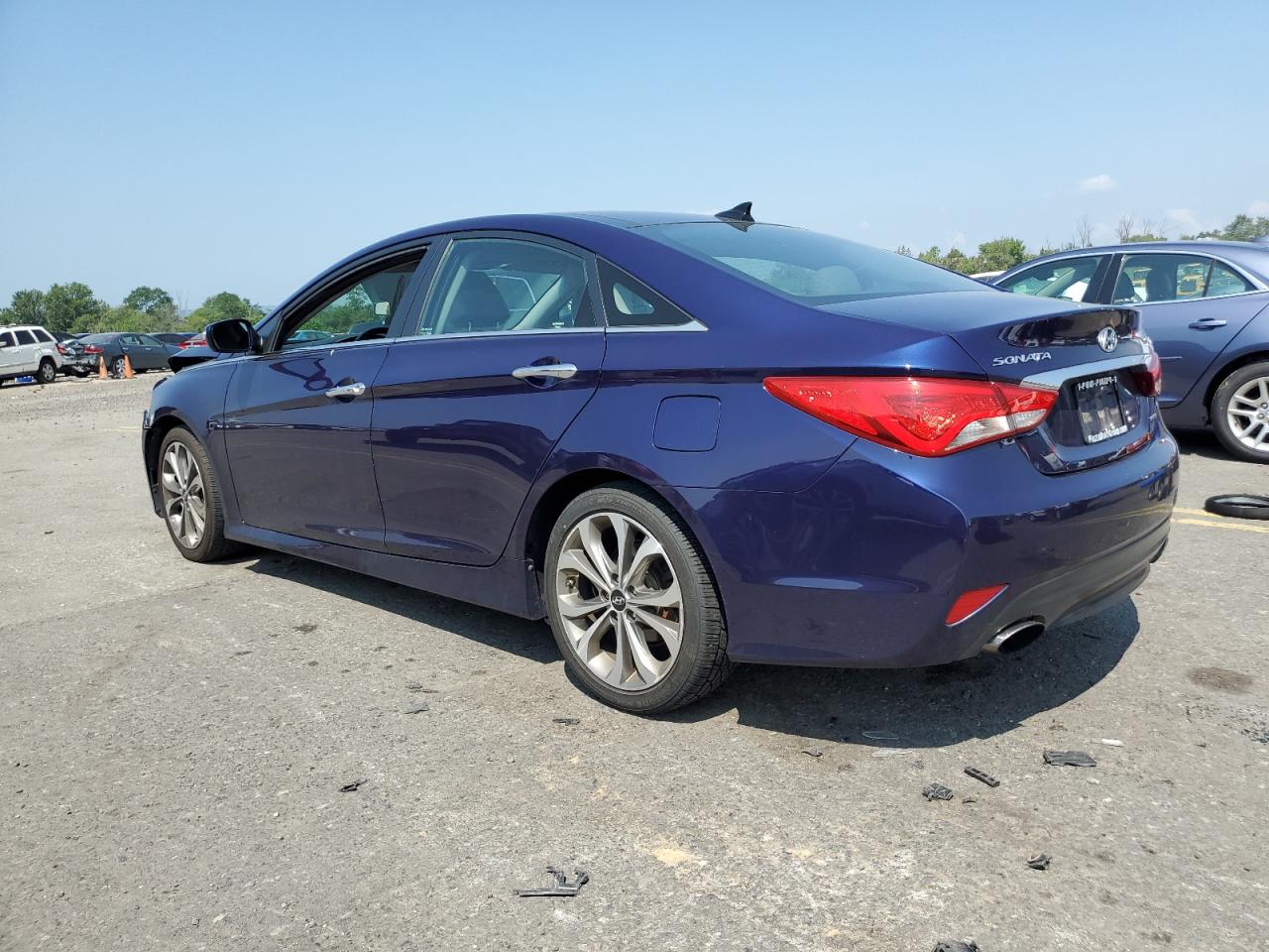 2014 Hyundai Sonata - Image 2