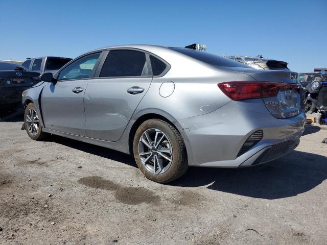 3KPF24AD4NE429055 Kia Forte FE 2