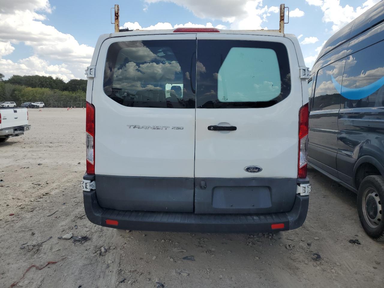 1FTYR1YM2JKA98573 2018 Ford Transit T-250