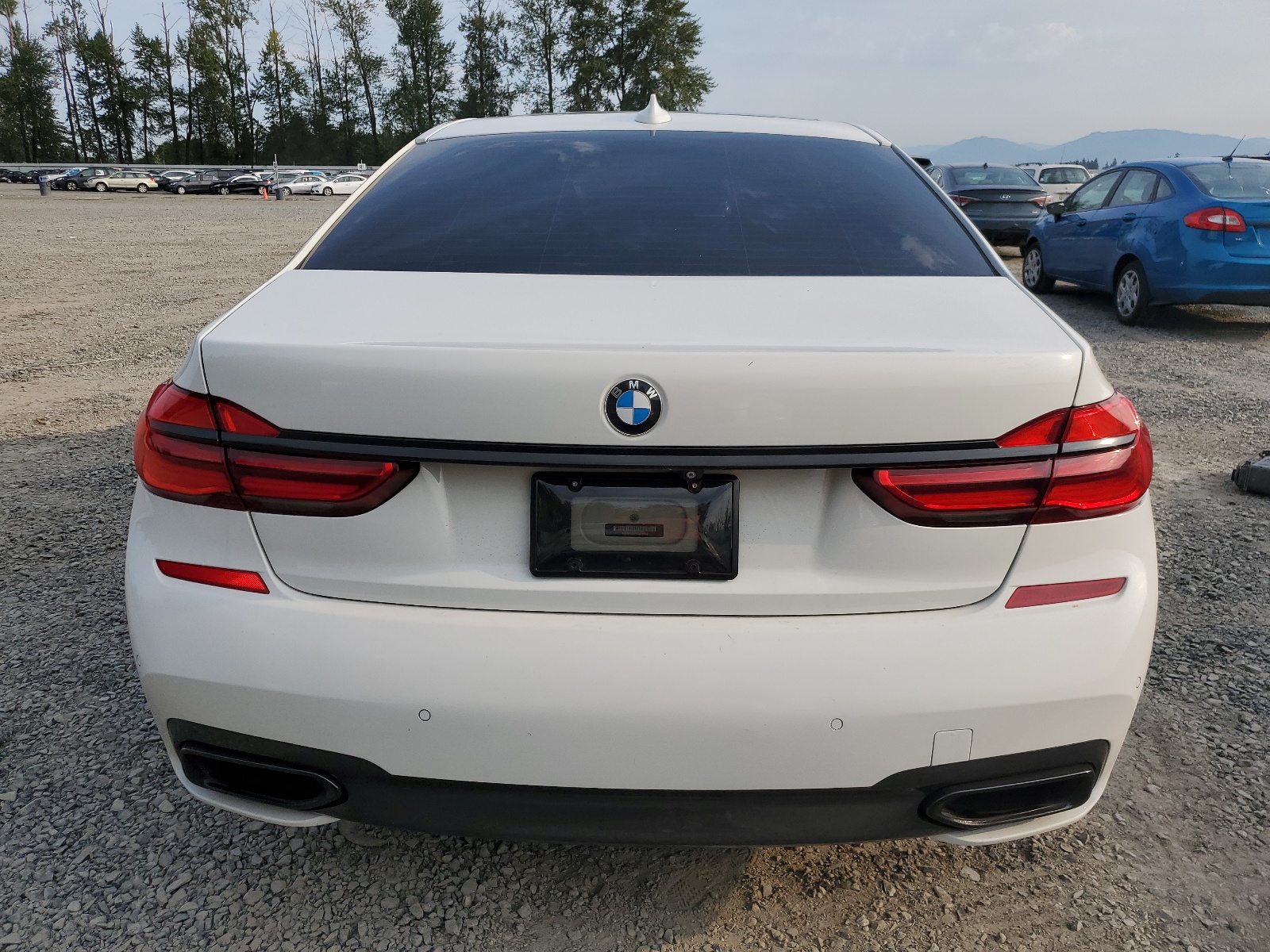 WBA7F2C57GG416464 2016 BMW 750 Xi