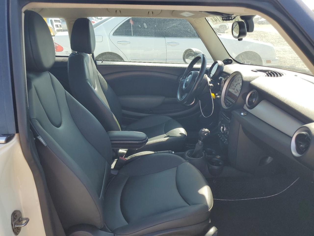 2011 Mini Cooper VIN: WMWSU3C54BT097952 Lot: 68660314