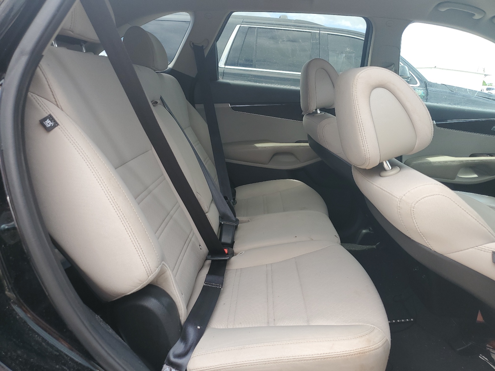 2016 Kia Sorento Lx vin: 5XYPG4A38GG145916