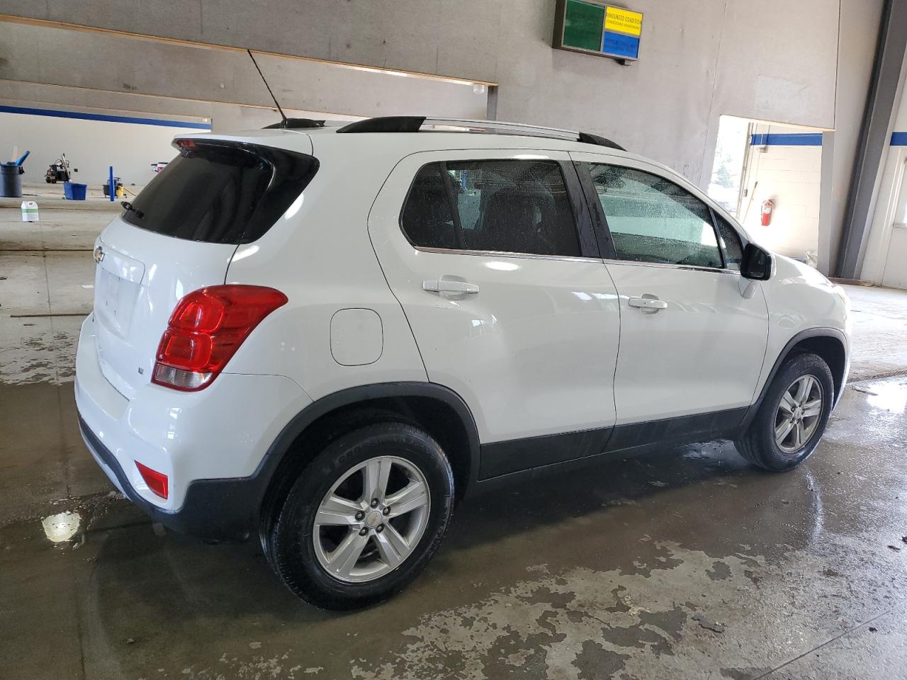 KL7CJPSB4LB320705 Chevrolet Trax 1LT 3