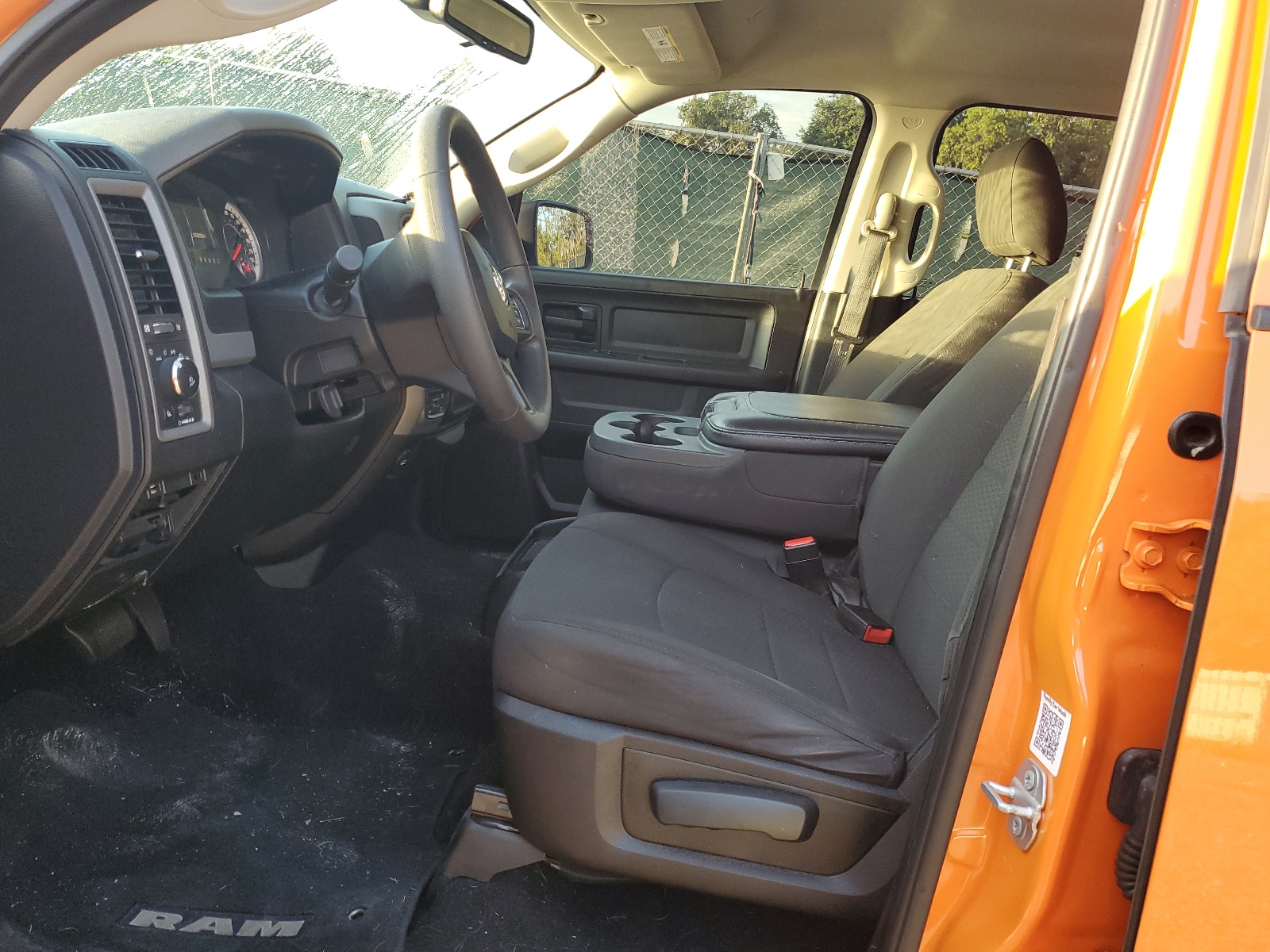 1C6RR7KT5KS620936 2019 Ram 1500 Classic Tradesman