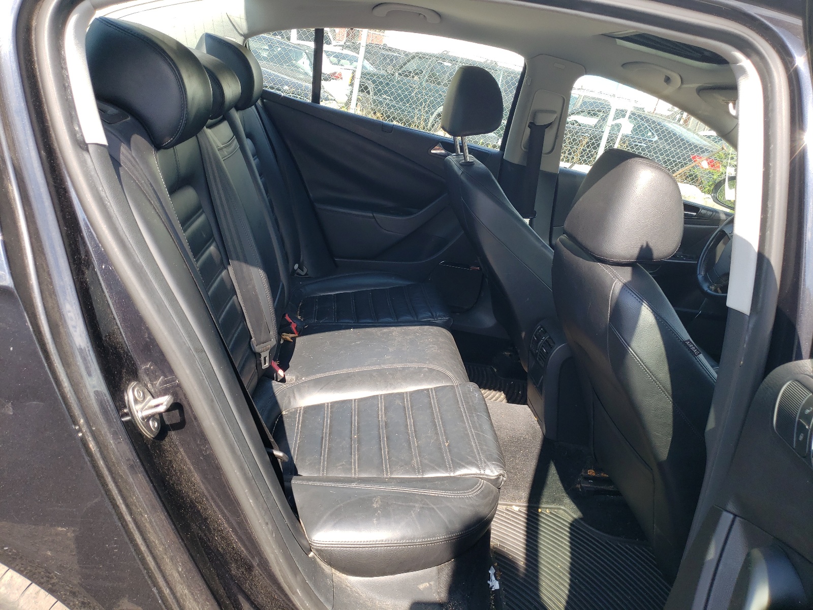 WVWCU73C98P030424 2008 Volkswagen Passat Vr6