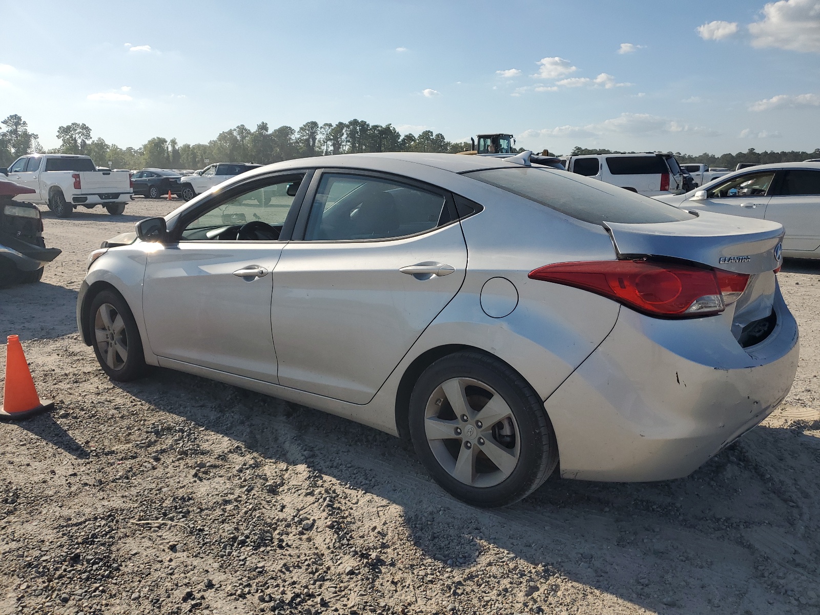 2013 Hyundai Elantra Gls vin: KMHDH4AEXDU589029