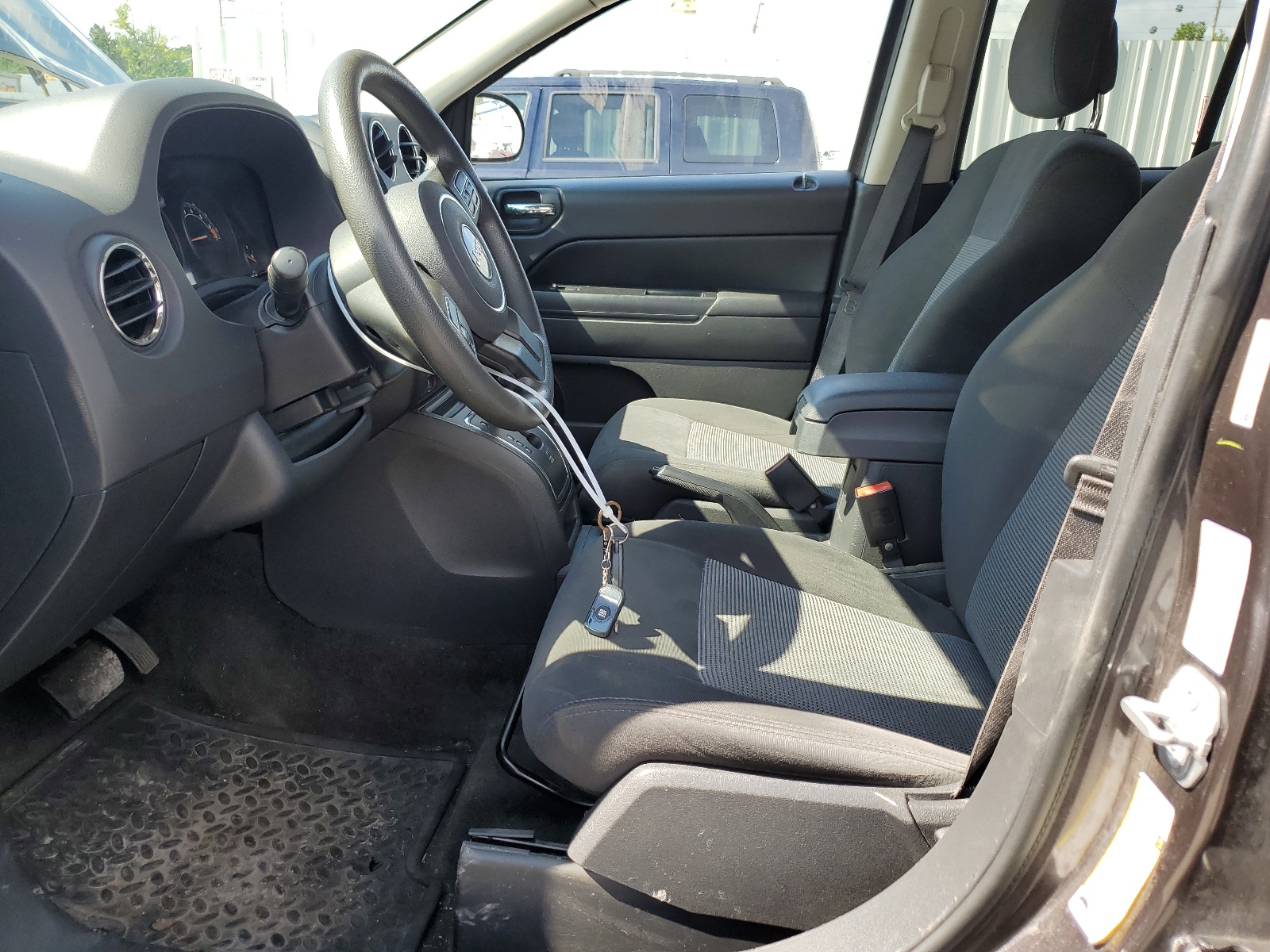 1C4NJDBB1GD501569 2016 Jeep Compass Sport