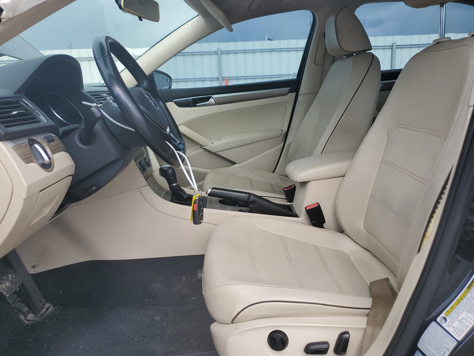 1VWBT7A32HC034160 2017 Volkswagen Passat Se