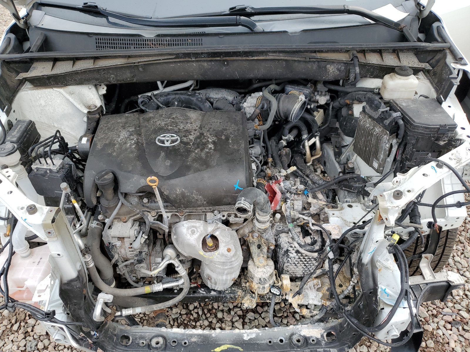 5TDBZRFH9JS875575 2018 Toyota Highlander Le