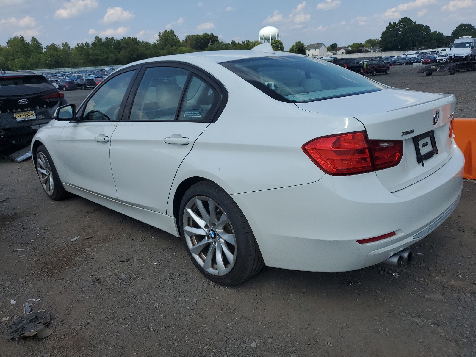 2013 BMW 328 Xi Sulev vin: WBA3B5G5XDNS01917