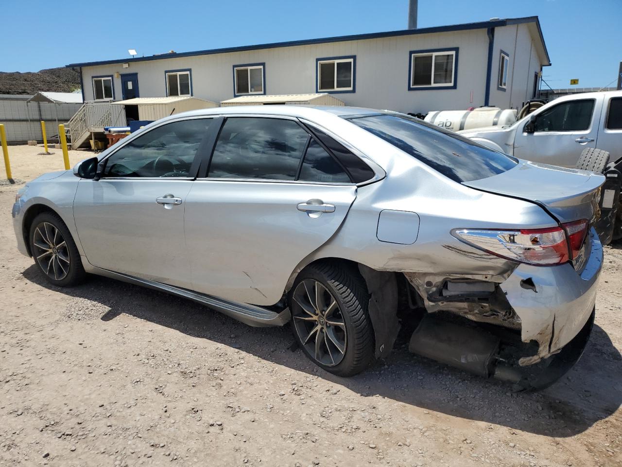 4T1BK1FK7GU575714 2016 TOYOTA CAMRY - Image 2