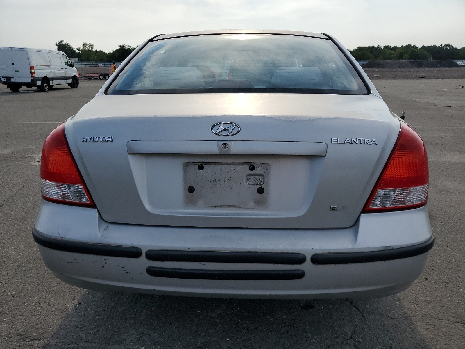 KMHDN45D52U301375 2002 Hyundai Elantra Gls