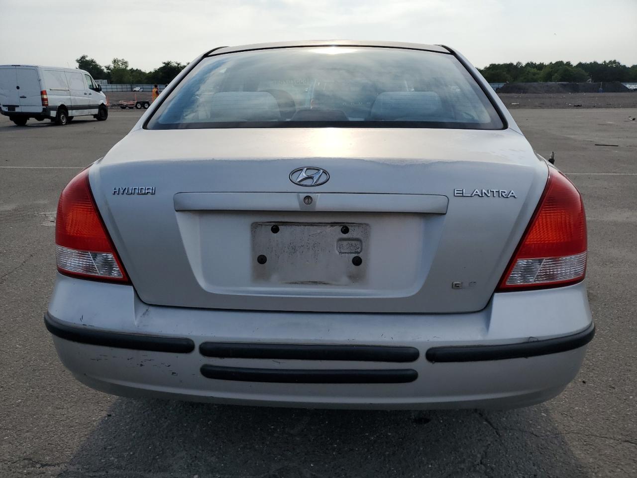 2002 Hyundai Elantra Gls VIN: KMHDN45D52U301375 Lot: 65576784