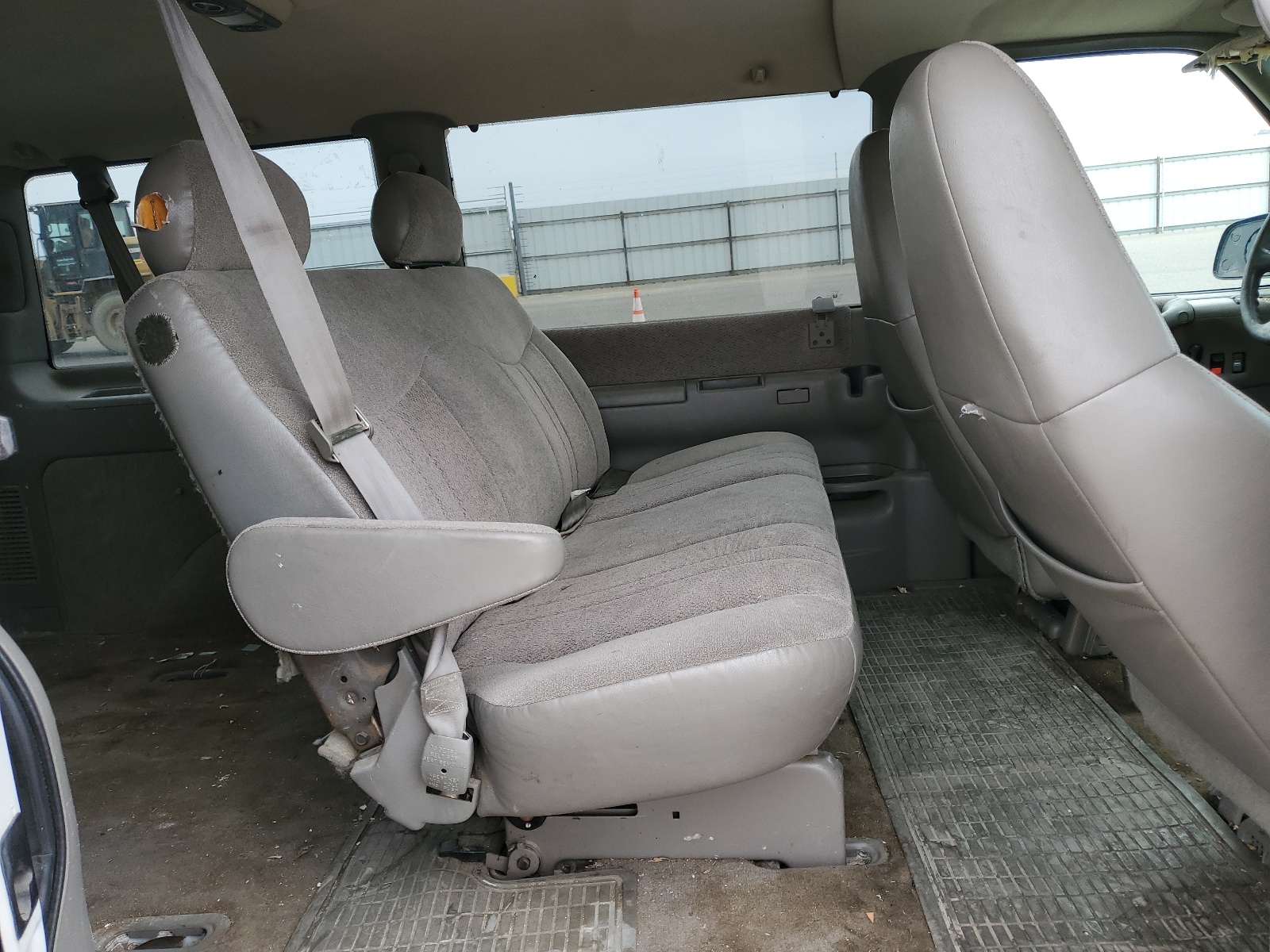 1GKDM19W11B517949 2001 GMC Safari Xt